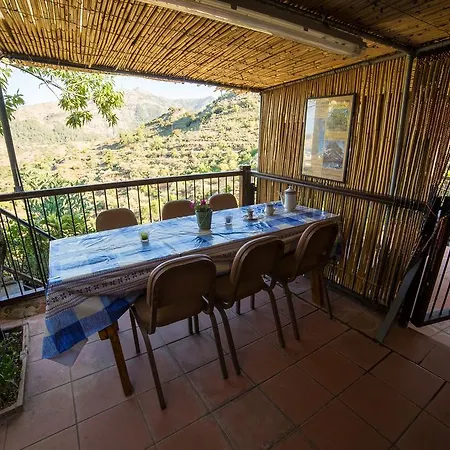 Hatzikyprianou Museum Guest house Lazania