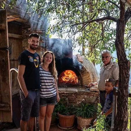 Hatzikyprianou Museum בית הארחה Lazania