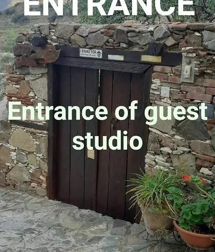 Hatzikyprianou Museum Gasthuis Lazania