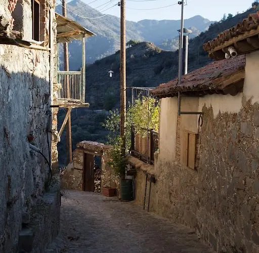 Gasthuis Hatzikyprianou Museum 3*